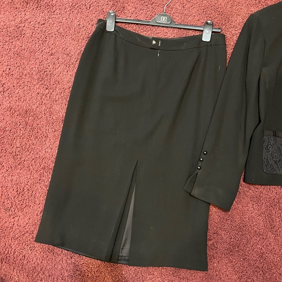 Womens DonCaster stylish top and matching bottom skirt size 16 and is Black ! - Picture 6 of 7